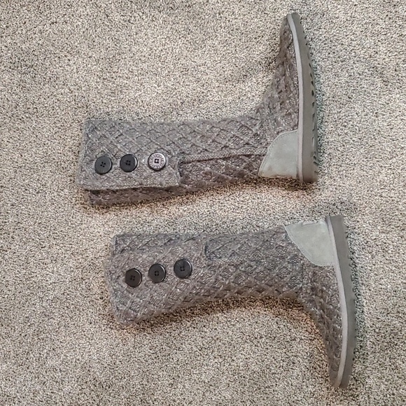 Ugg Australia Women 3066 Sweater Cardi 3 Button Boots shoes sz 7 - Picture 10 of 13